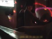 Q仔哥带你体验梦幻会所的胸推丝袜脚撸小姐不小心把鸡巴划破了