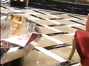 现在的主播花样真多在KTV里直播啪啪啪还高声淫叫 粉丝们快来舔逼