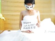 [2017精品合集5月]-两个美丽的小娘子一起伺候我 爽飞了