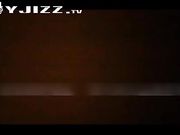 夫妻和单男酒店P操逼 骚逼被掰开大腿轮流猛插 淫水四溢