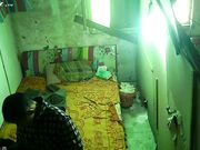 很会玩的民工大哥换着体位玩上面小姐 这两百块花的真值