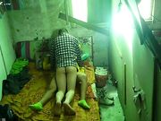 很会玩的民工大哥换着体位玩上面小姐 这两百块花的真值