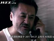 超萌小孙女非常听话 跪地给爷爷口爆被射一嘴