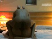 和白嫩小姨子开房时女友突然来电话 一边打电话一边更用力的抽插 好刺激