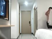 约妹酒店偷拍逼毛浓密性感的九九年学院派兼职叫床的呻吟感觉像看AV一样刺激