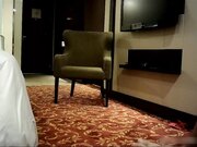 高价约个艺校拜金大学生美女酒店玩轻SM调教皮靴