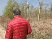 最新流出退休老干部拿着平板开发区溜达郊外荒地枯草丛里打地铺嫖妓