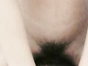 背着老公偷情的小骚逼找刺激，在大哥的各种姿势高速抽插下浪荡呻吟不止