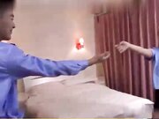 风骚小姨子趁姐姐出差,勾引帅气的警察姐夫到酒店鱼水之欢