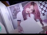 【成人展抽插体验摊】知名女优在人群中被火车便当到高潮