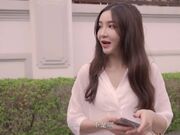 大白天马路上约到的女神范性感美女小姐姐,没想到脱掉裤子就强行干逼里了