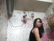 快餐达人大白天路边店泄火一位黑色连衣裙高跟鞋气质少妇边看a片边干