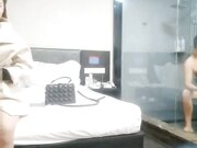 大鸡巴中年男网约白天上班夜晚出来兼职援交的白皙性感美女酒店啪啪啪