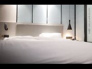 沙发上来一炮再到床上搞骑坐侧入猛操